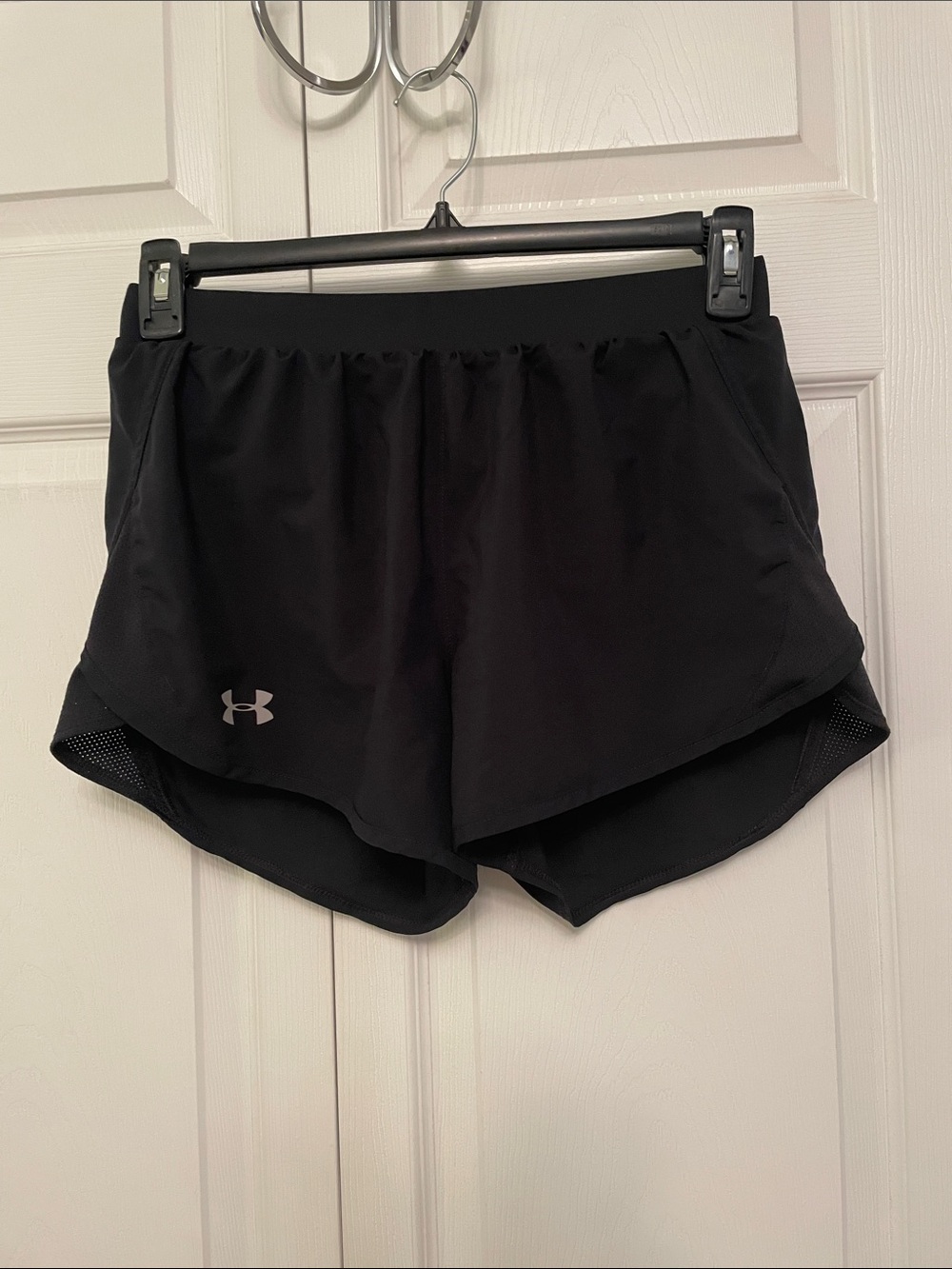 Under Armour HeatGear Women’s Loose Running Athletic Shorts Medium Lightly Used